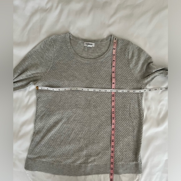 Calving Klein Women’s Layered Look Knit Sweater Size Medium Color Grey/White - Picture 7 of 8
